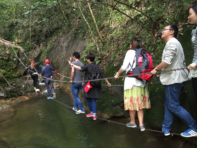 石臺百丈崖秋浦河